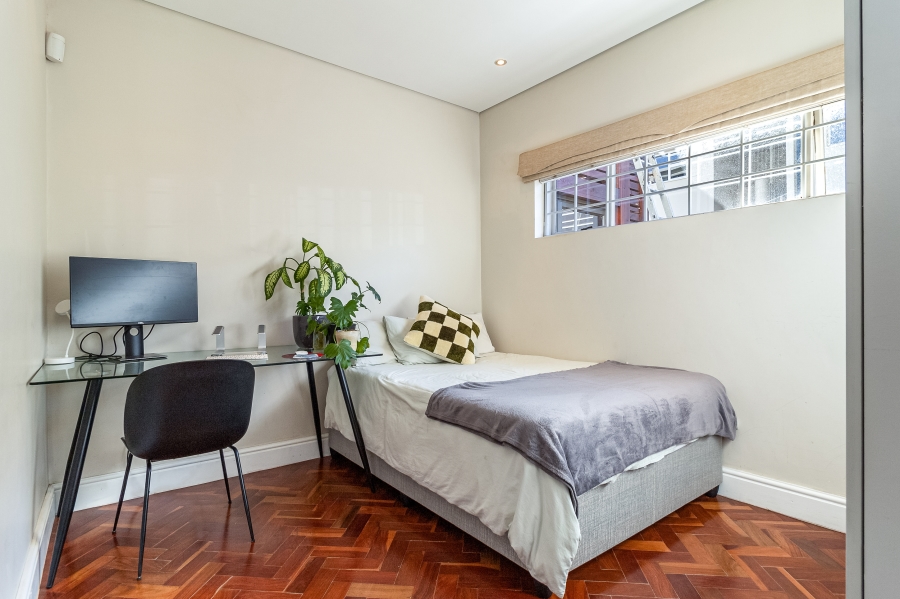 To Let 2 Bedroom Property for Rent in Vredehoek Western Cape